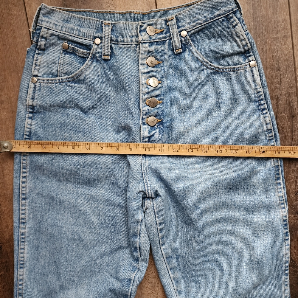 Vintage button fly high rise wranglers light wash size 26w32l tagged 9/10w 34l - Picture 7 of 12